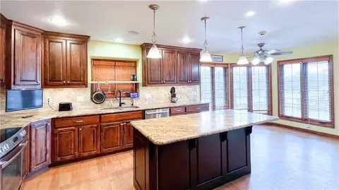 Kitchen - 39 Mackenzie Dr, Saint Joseph, MO 64503 photo 1 of 7