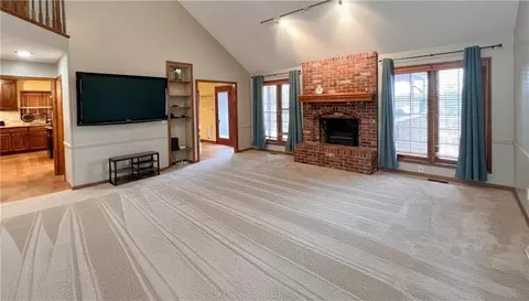 Living - 39 Mackenzie Dr, Saint Joseph, MO 64503 photo 3 of 14