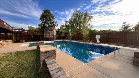 Exterior - 39 Mackenzie Dr, Saint Joseph, MO 64503 photo 9 of 13