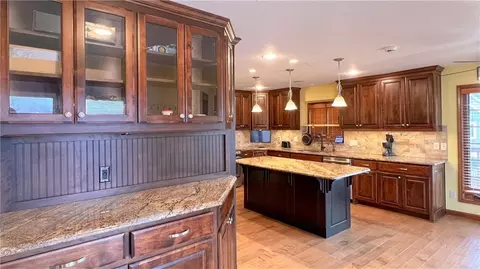 Kitchen - 39 Mackenzie Dr, Saint Joseph, MO 64503 photo 6 of 7