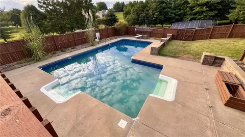 Exterior - 39 Mackenzie Dr, Saint Joseph, MO 64503 photo 10 of 13