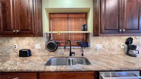 Kitchen - 39 Mackenzie Dr, Saint Joseph, MO 64503 photo 3 of 7
