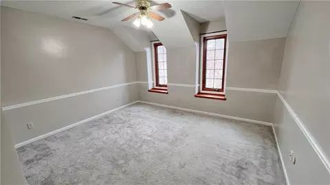 Bedroom - 39 Mackenzie Dr, Saint Joseph, MO 64503 photo 5 of 10