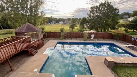 Exterior - 39 Mackenzie Dr, Saint Joseph, MO 64503 photo 11 of 13