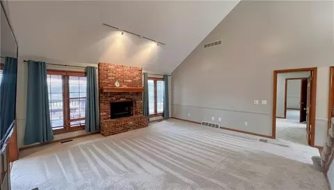 Living - 39 Mackenzie Dr, Saint Joseph, MO 64503 photo 5 of 14