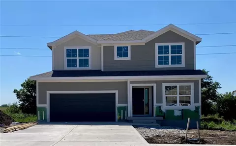 19338 Skyview Ln, Spring Hill, KS 66083