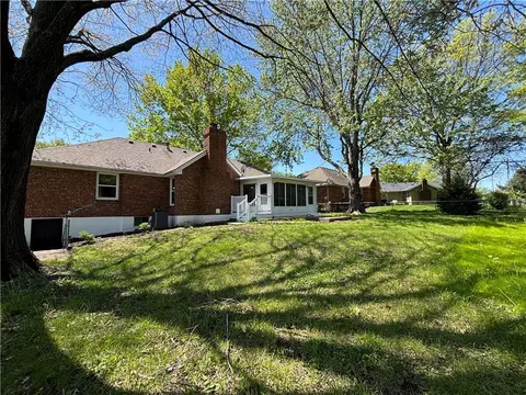 Exterior - 1004 3rd Ter, Lees Summit, MO 64063 photo 3 of 3