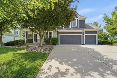 21715 W 100 Ter, Lenexa, KS 66220