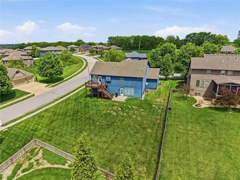 View/Area - 1217 Hampton Dr, Raymore, MO 64083 photo 3 of 8