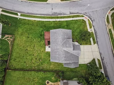 View/Area - 1217 Hampton Dr, Raymore, MO 64083 photo 3 of 8