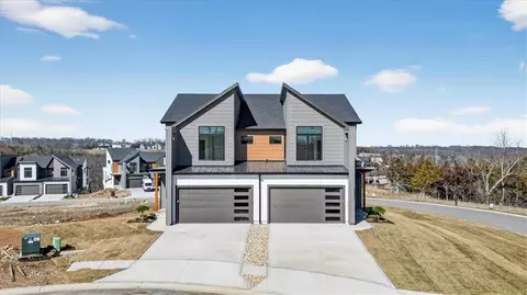 9312 Freedom St, Lenexa, KS 66227