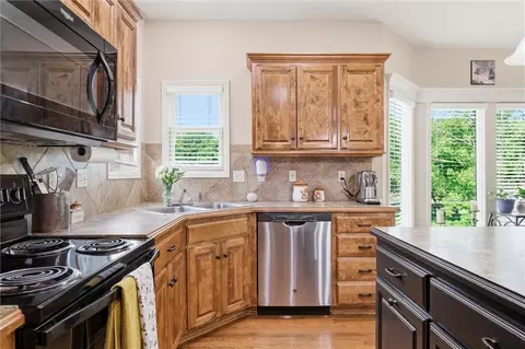 Kitchen - 312 SE Battery Dr, Lees Summit, MO 64063 photo 5 of 5