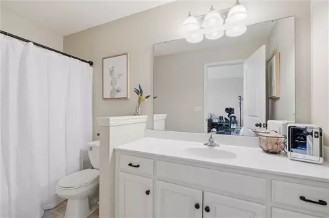 Bath - 312 SE Battery Dr, Lees Summit, MO 64063 photo 3 of 5