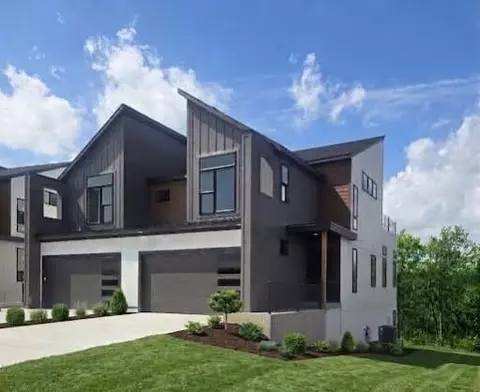 9309 Aminda St, Lenexa, KS 66227