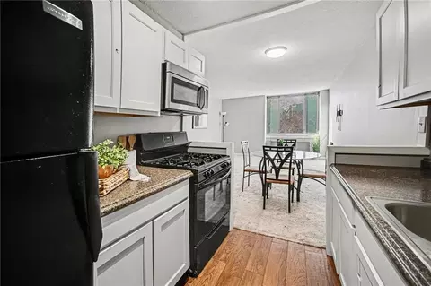 600 E 8th St #4N, Kansas City, MO 64106