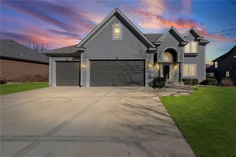 3812 NE 94th Ter, Kansas City, MO 64156