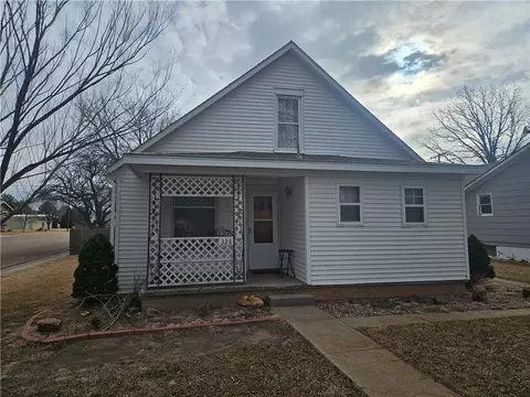 328 N Ericson Ave, Sharon Springs, KS 67758