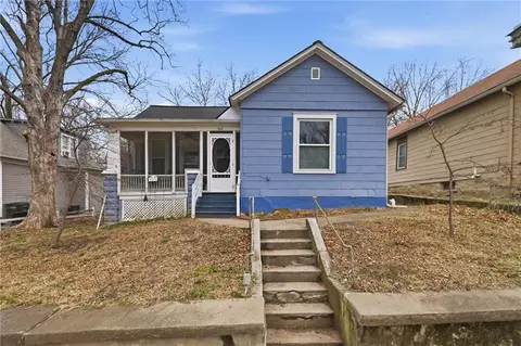 816 Pottawatomie St, Leavenworth, KS 66048