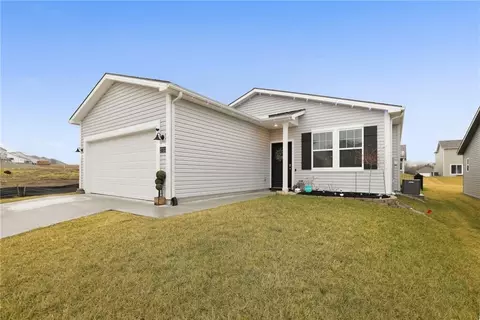 27113 E Cedar Grove Dr, Lees Summit, MO 64086