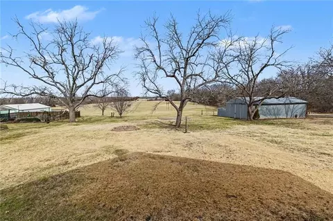 Exterior - 1492 SW Hook Rd, Lees Summit, MO 64082 photo 11 of 11