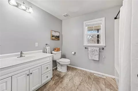 Bath - 1492 SW Hook Rd, Lees Summit, MO 64082 photo 1 of 4