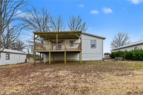 Exterior - 1492 SW Hook Rd, Lees Summit, MO 64082 photo 3 of 11