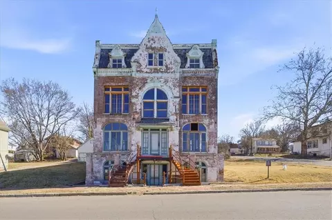 115 S 13th St, Saint Joseph, MO 64501