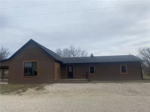 21731 3rd St, Onaga, KS 66521