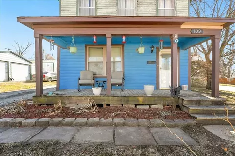 109 W Miami St, Paola, KS 66071