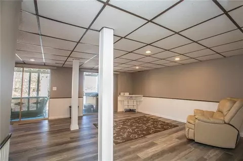 Living - 29613 Forthview Rd, Edwards, MO 65326 photo 3 of 3