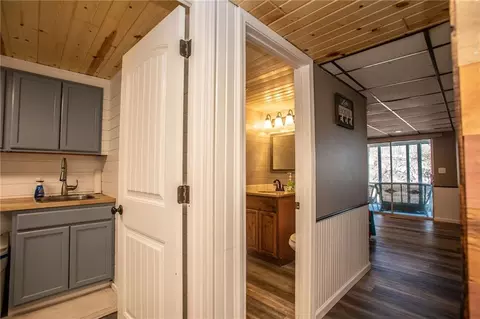 Entry Way - 29613 Forthview Rd, Edwards, MO 65326 photo 1 of 1