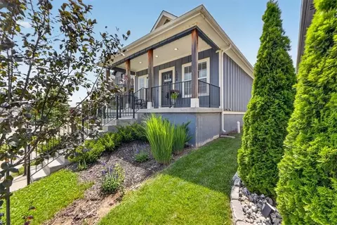 1004 S Harmony Ave, Independence, MO 64056