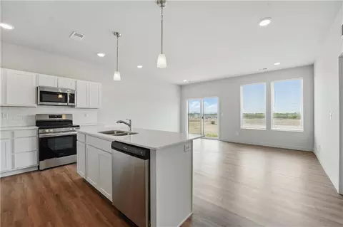 12411 S Acacia Dr, Lees Summit, MO 64086