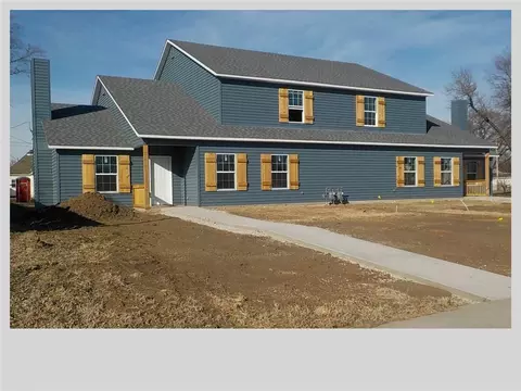 1102-1104 W 10th St, Coffeyville, KS 67337