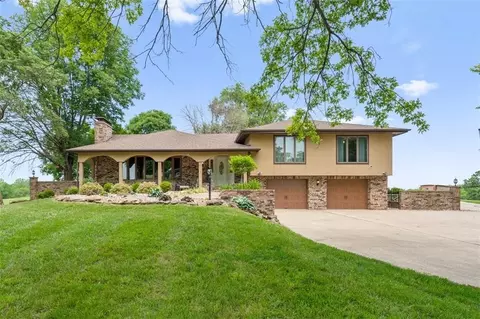 11203 County Rd 375, Saint Joseph, MO 64505