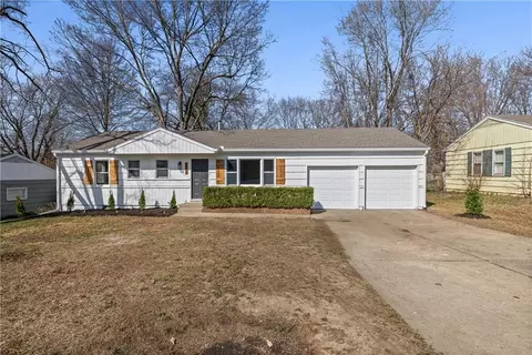 6810 Fairlane Dr, Kansas City, MO 64134
