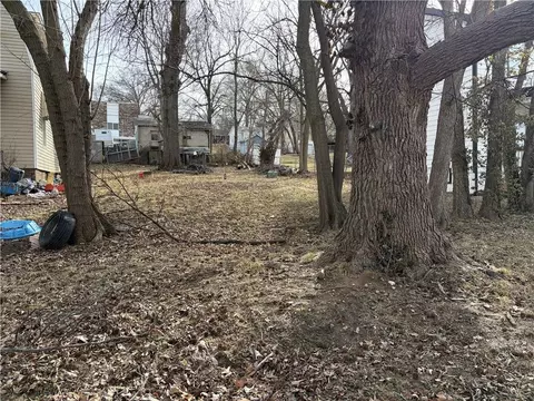 619 Oak St, Leavenworth, KS 66048