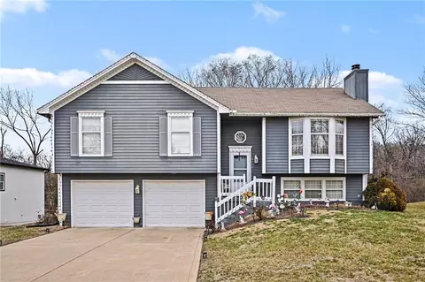 8704 Cleveland Ave, Kansas City, KS 66109