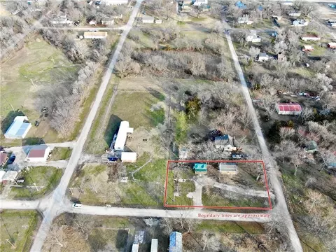 112 W Kansas Ave, Blue Mound, KS 66010