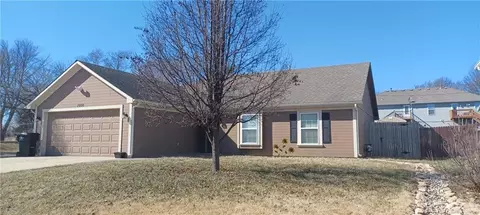 1600 N Dover St, Independence, MO 64058