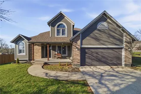 1510 Colt Cir, Raymore, MO 64083