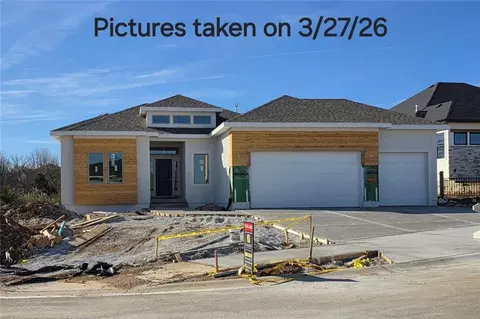 11216 S Gleason Rd, Olathe, KS 66061