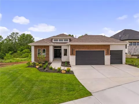 11216 S Gleason Rd, Olathe, KS 66061