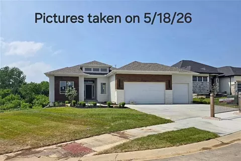 11216 S Gleason Rd, Olathe, KS 66061