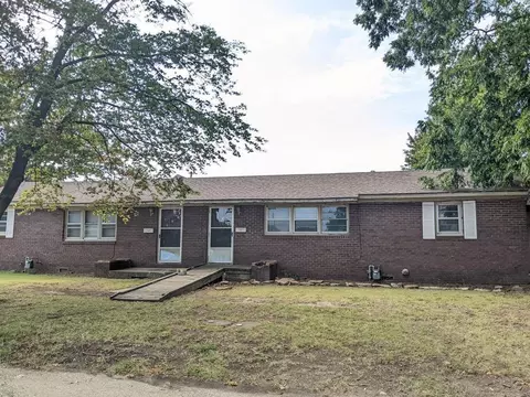 401 W 1st St, Cherryvale, KS 67335