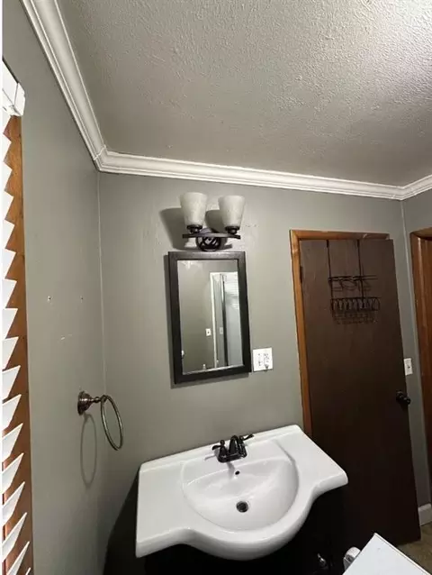 Bath - 205 E Maple St, Liberal, MO 64762 photo 1 of 3