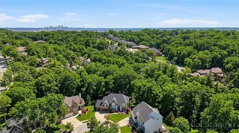 1329 NW 47th St, Kansas City, MO 64116