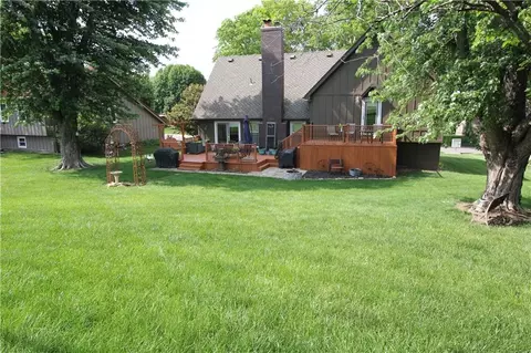 3711 NE Beechwood Dr, Lees Summit, MO 64064