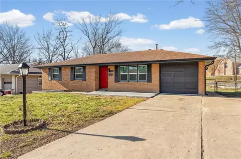 17293 E Cheyenne Dr, Independence, MO 64056