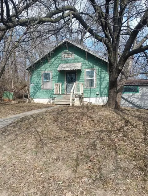 8840 E Wilson Rd, Independence, MO 64053 photo 2